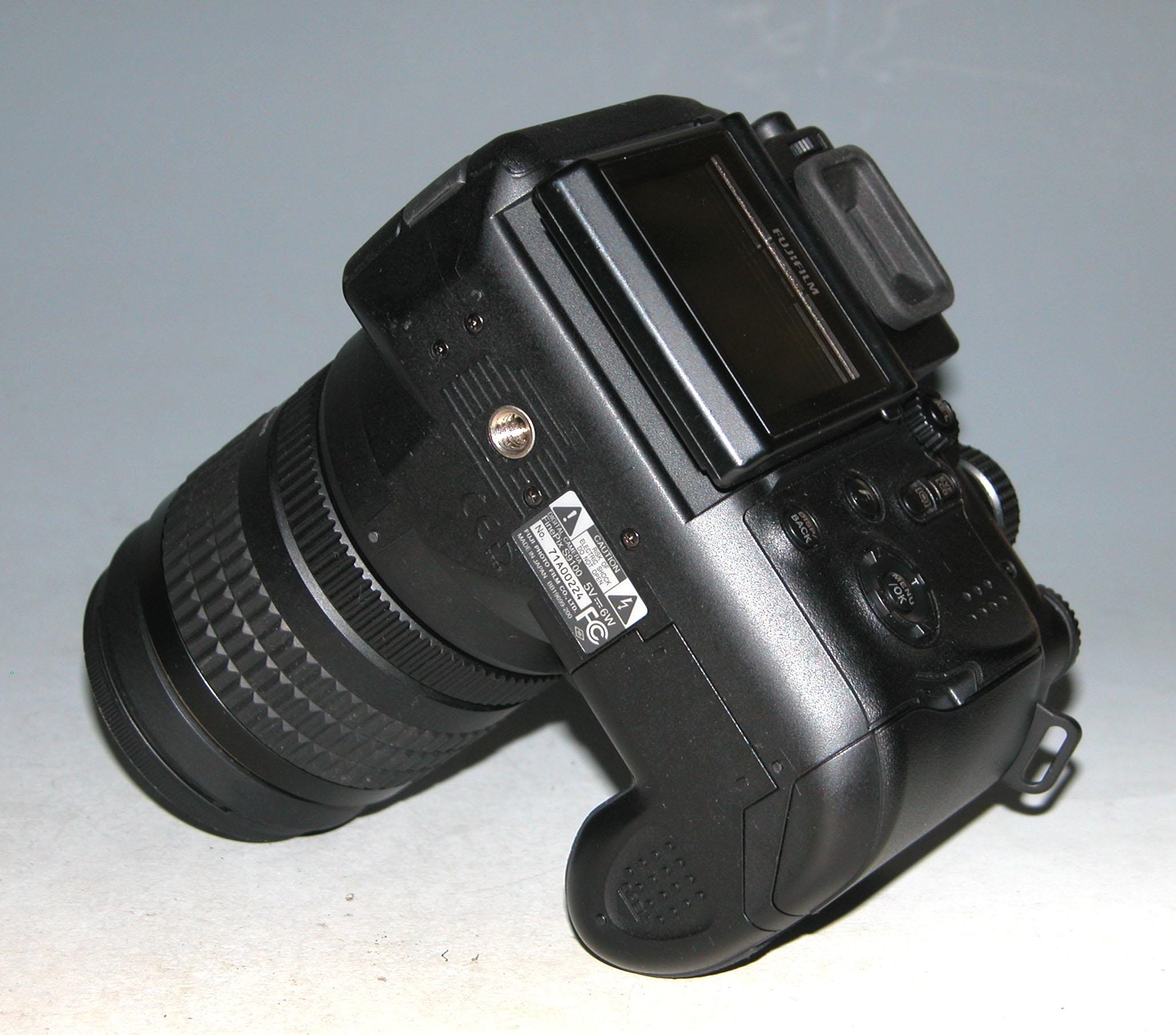 Fujifilm Finepix S9100 9.0 MP Digital Camera (japan) #0224 (takes