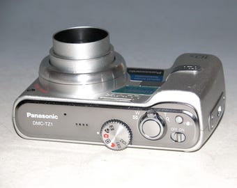 パナソニック LUMIX DMC-TZ1 5.0MP デジタルカメラ - シルバー #7880