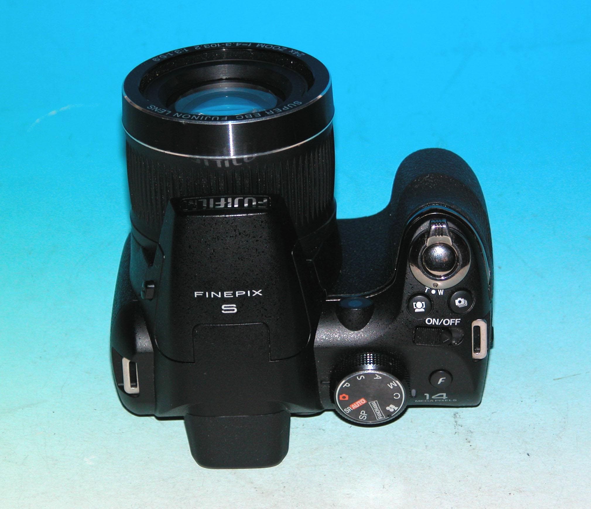 Reconditioned - Fujifilm Finepix S3280 14.0MP Digital Camera