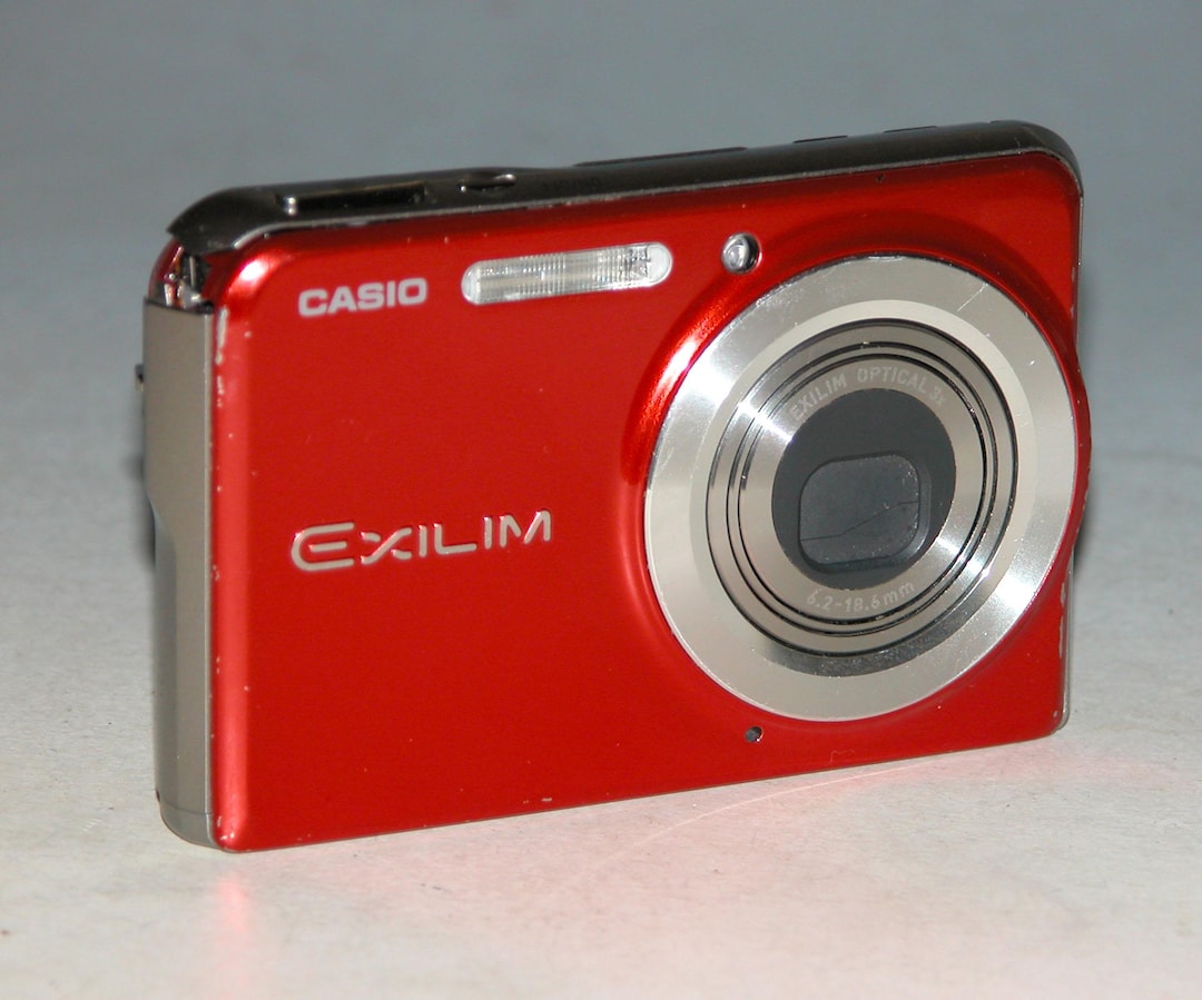 CASIO EXILIM CARD EX-S770 レッド コンデジ デジカメ CASIO EXILIM CARD EX-S770 レッド コンデジ デジカメ カシオ デジタル