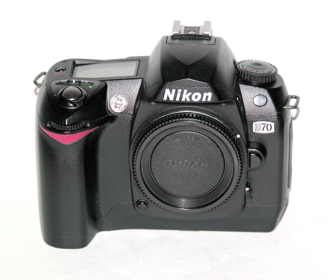 その他 Nikon D70 Buy Reconditioned - Nikon D70 6.1 MP Digital SLR Camera (body Only