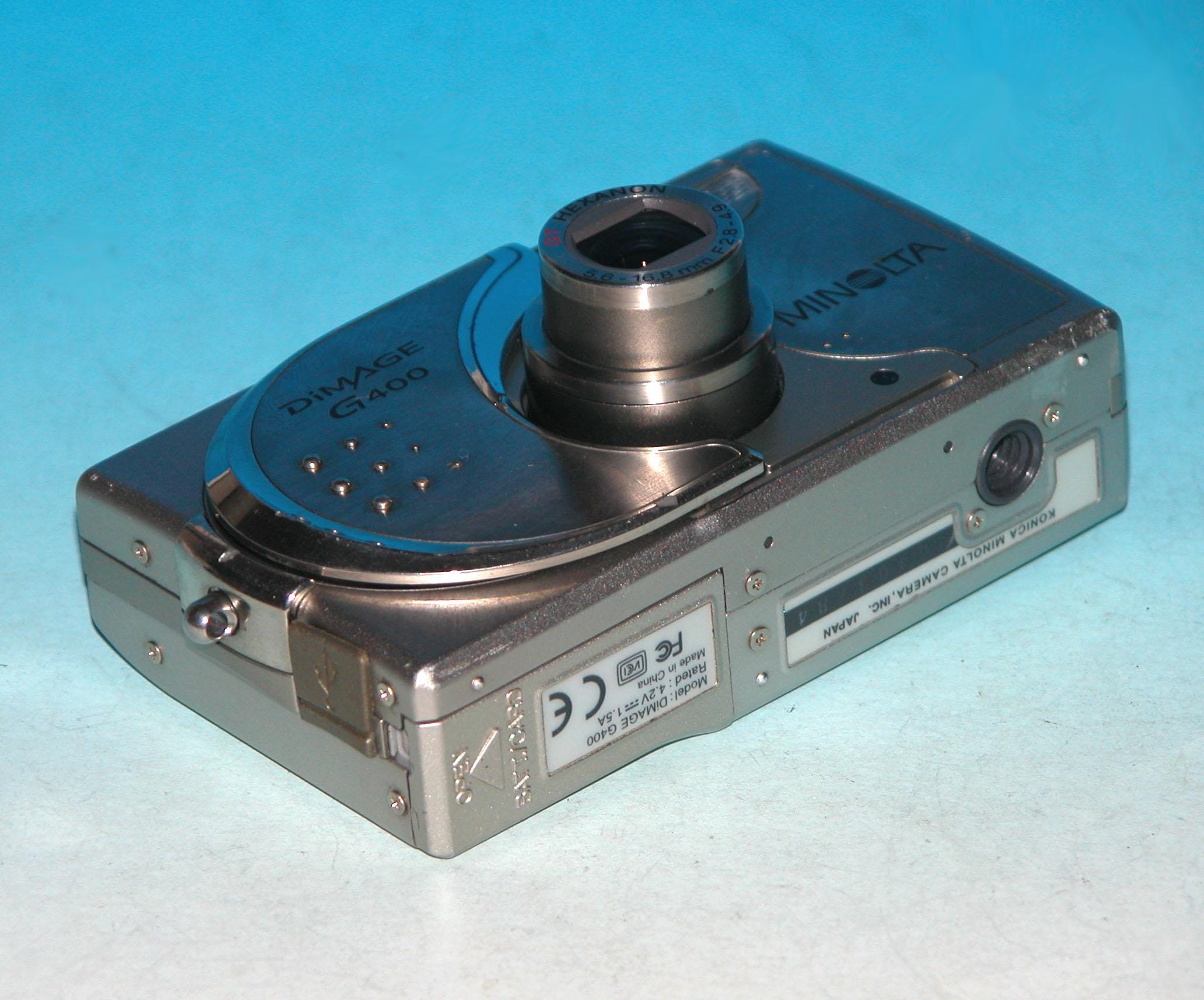 ミノルタ DiMage G400 4.0MP デジタルカメラ（バッテリーと新品充電器 