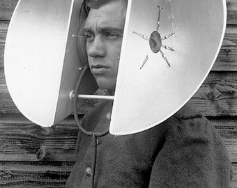 Dutch acoustical listening device (053), a 4.25&quot; x 5.5x&quot; note card.