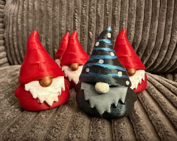 Handmade Christmas gnomes – lovingly 3D printed and painted