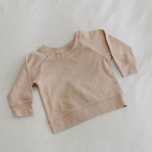 Naturally Dyed Organic Cotton Pullover, Blushing Cheeks - Avocado