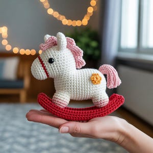 Schaukelpferd Amigurumi Häkelanleitung - süßes Pony Spielzeug PDF, handgefertigte Kinderzimmer Deko, Baby Geschenk, einfaches Häkeltier Tier