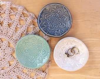 Mandala ring dish in blue, aqua or cream - Ceramic trinket holder - Handmade stoneware tealight holder - tea bag holder