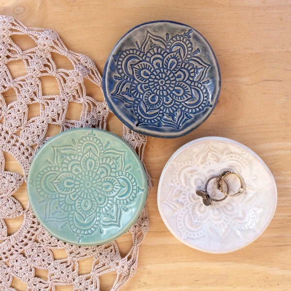 Mandala ring dish in blue, aqua or cream - Ceramic trinket holder - Handmade stoneware tealight holder - tea bag holder