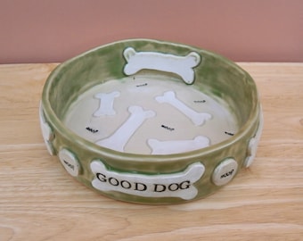 Dog food bowl with bones - Made to order large dish personalised with name - Custom made ceramic pet dish - Stoneware dog bowl 18cm