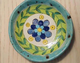 Ceramic Dish with Flower and Leaves – Ring Dish