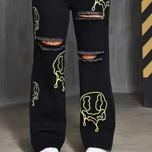 Ripped Wide Jeans | Chic Print Denim Pants | Daily Wear | Y2K Street Style

Ripped wide jeans with smiley print chic street style