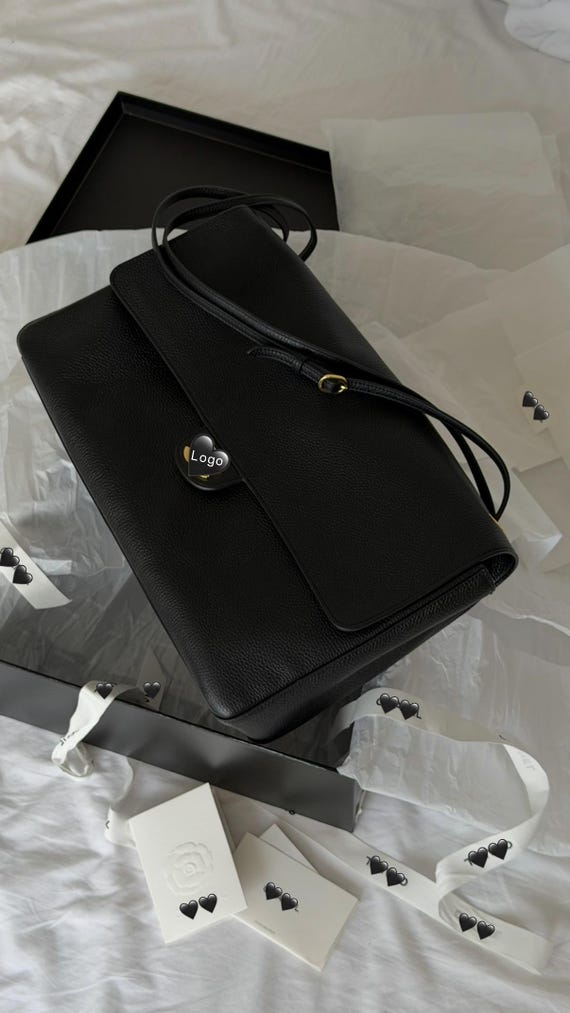 Premium Leather Shoulder Bag, Chic Designer Style Purse, Minimalist Women’s Bag