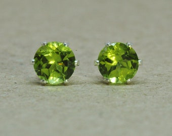 Peridot stud earrings handmade with genuine sterling silver and 5mm gorgous green gemstones. Pefect for christmas gifts.