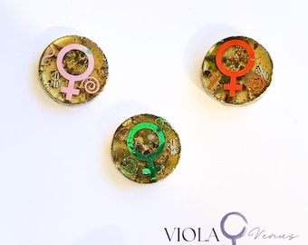 Prosperity Coin Charm | Abundance & Money Attraction | Herbal Resin Wealth Talisman | Altar, Wallet or Keychain Charm