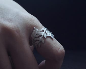 Silver Elf Leaf Ring: Fantasy Nature Statement Ring