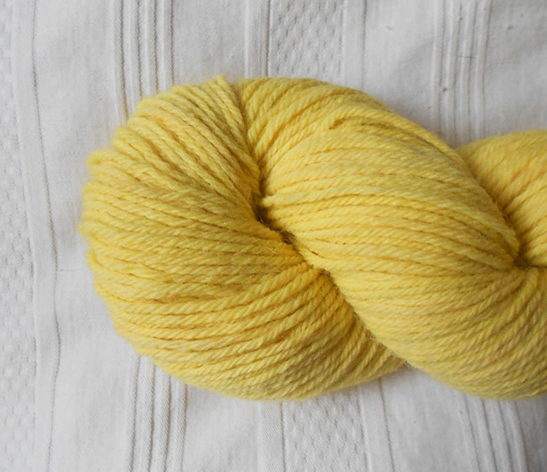 Primula worsted-weight wool yarn image 1