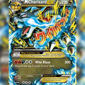 Pode incluir: Uma carta colecionável Mega Charizard EX apresentando uma criatura preta semelhante a um dragão cercada por chamas azuis e raios amarelos. A carta exibe 230 HP, o ataque Wild Blaze com 300 de dano e caracteres japoneses à direita.