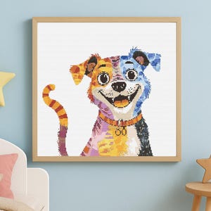 Puede incluir: Un retrato enmarcado de un perro colorido. El perro tiene la cara dividida, un lado naranja y amarillo, el otro azul. Tiene una expresión sonriente y una cola rayada. La obra de arte se exhibe en una pared azul claro.