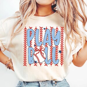Camiseta Coquette Baseball Play ball Hit the Dang Ball Bow Shirt, Camiseta Comfort Colors® Baseball Mama Game Day Shirt, Camiseta Coquette de rayas de béisbol