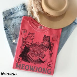 Meowjong Comfort Colors Shirt, Cats Playing Mahjong T-Shirt, Vintage Chinese Tile Game Gift, MahJong Player Present, Cat Mom Tee, Game Lover zdjęcie 13