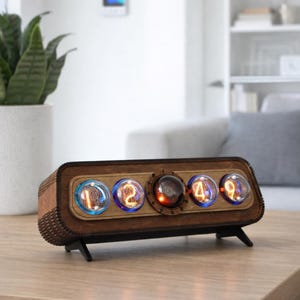 Nixie-rörklocka IN-4 med Dekatron OG-4 | Retro Steampunk-skrivbordsklocka (handgjord)