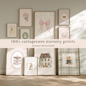Op de afbeelding: Een collectie muurkunstprints met illustraties van een roze strik, een roos, een vlinder, een zwaan, een draaimolen, een konijn, een huis en een teddybeer op een schommel, met de tekst 100+ cottagecore nursery prints instant download.