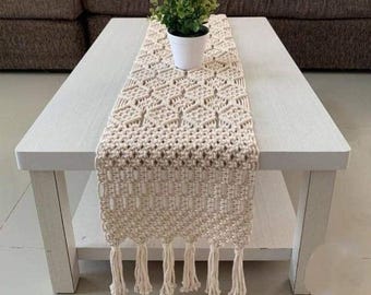Table Runner macrame