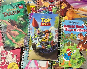 Diario Disney para primeros lectores: páginas de cuentos originales, 30 páginas en blanco y encuadernación en espiral.