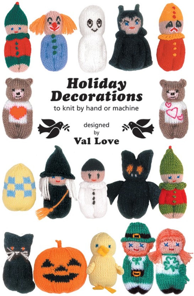 Holiday Decorations to knit by hand or machine Pattern Book image 2