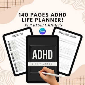 Può includere: Un Life Planner per ADHD di 140 pagine, visualizzato su tre tablet. Il tablet centrale mostra "ADHD LIFE PLANNER" in bianco su sfondo nero. Gli altri tablet mostrano un elenco contatti e un tracker delle abitudini di 30 giorni.