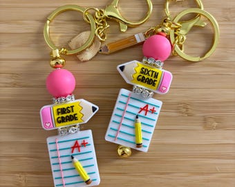 NUEVO llavero de nivel de grado para maestros, regalos para el Día de San Valentín (Preescolar, 1.º, 2.º, 4.º, 5.º, 6.º)