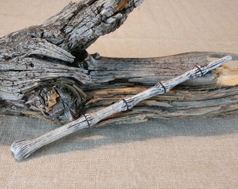 Varita de mago esqueleto: varita mágica de madera hecha a mano
