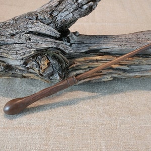 Walnut Brown Wizard Wand / Wood Magic Wand / Fantasy Wand / Master Handcrafted Wand
