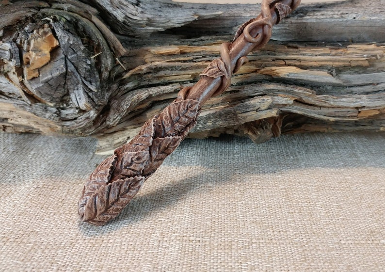 Brown Vine Leaf Wizard Wand / Wood Magic Wand / Fantasy Wand / Master Handcrafted Wand image 3