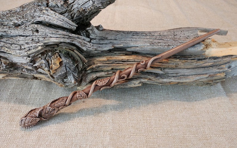 Brown Vine Leaf Wizard Wand / Wood Magic Wand / Fantasy Wand / Master Handcrafted Wand image 2