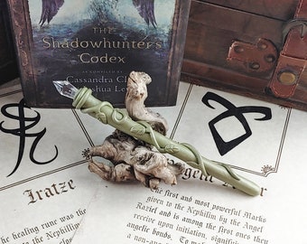 Shadowhunter Stele Green Vine Large Crystal Point