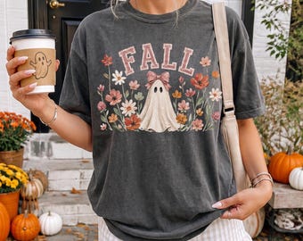 Wildflower Ghost Shirt Comfort Colors Floral Ghost Halloween T Shirt for Women Cute Spooky Season Tee Cottagecore Fall Shirt Pink Ghost