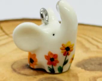 Handmade Epoxy Resin Elephant Pendant, Stainless Steel Necklace, Elephant Charm, Animal Pendant