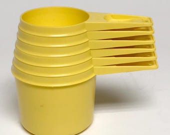 Vintage 1970s Tupperware Harvest Gold Nesting Measuring Cups Set of 5 Near-Pristine