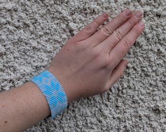 Blue White Geometric Folk Beaded Loom Cuff Bracelet – Bohemian Seed Bead Jewelry