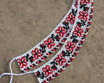 Ukrainische Vyshyvanka Perlen Halsband, Traditionelle Rot Schwarz und Weiß Floral Loom Halskette, Slawisches Folklore Geschenk für Sie, Cottagecore Schmuck