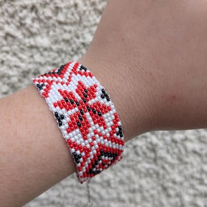 Red Black Folk Beaded Loom Bracelet, Ukrainian Style Seed Bead Cuff, Geometric Ethnic Pattern Bracelet, Handmade Traditional Jewelry Gift