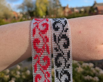 Ukrainische Muster Perlen Armband, Vyshyvanka Loom Perlen Manschette, Rot Schwarz Geometrische ethnischer Schmuck, Slawische Volkskunst Geschenk, Traditionelles Geschenk