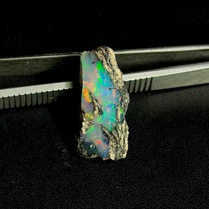 AAA Quality Ethiopian Opal Rough Gemstone Multi Fire Play Of Color Opal Loose Crystal Welo Opal Raw Mineral 23x11x7 MM, Opal Mineral 9.2 Ct