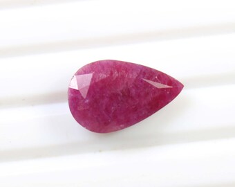 Rubí rosa natural, facetado en forma de pera, origen indio, 4,70 cts.