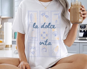 Sardinen-Hemd, verzinnte Fischgrafik, La Dolce Vita Amalfi-Hemd, Küstengroßmutter-Sardinen-T-Stück, Comfort Colors® Tomato Girl Summer