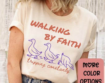 Komfort Farben Lustiges christliches Hemd, das durch den Glauben ständig läuft, Gans-T-Stück Bibel-Vers, religiöser Humor Geschenk für, Mutter Mama und mich