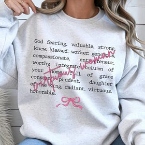God Says I Am Virtuous Woman Christian Sweatshirt, Proverbs 31 Bible Verse Crewneck, Faith Apparel Love and Grace Aesthetic gifts for Mom