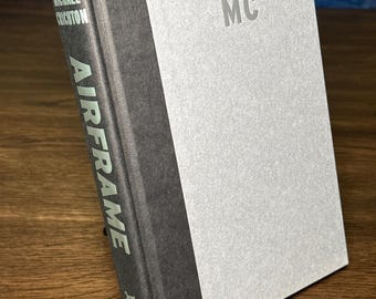 Fuselaje – Michael Crichton / Primera edición comercial Tapa dura 1996 / Borzoi Knopf / Inscripción