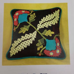 Michelle Pillow by Sue Spargo Folk-art Quilts Pattern